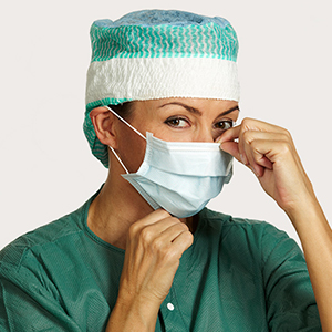 Stap 2 van de instructies medisch operatiemasker – met oorlussen