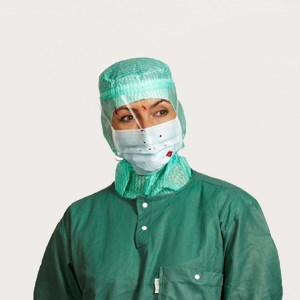 Stap 8 van de instructies medisch operatiemasker – met spatscherm